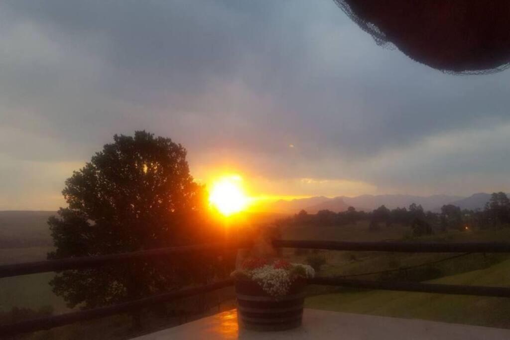 The Underberg Cottage ภายนอก รูปภาพ